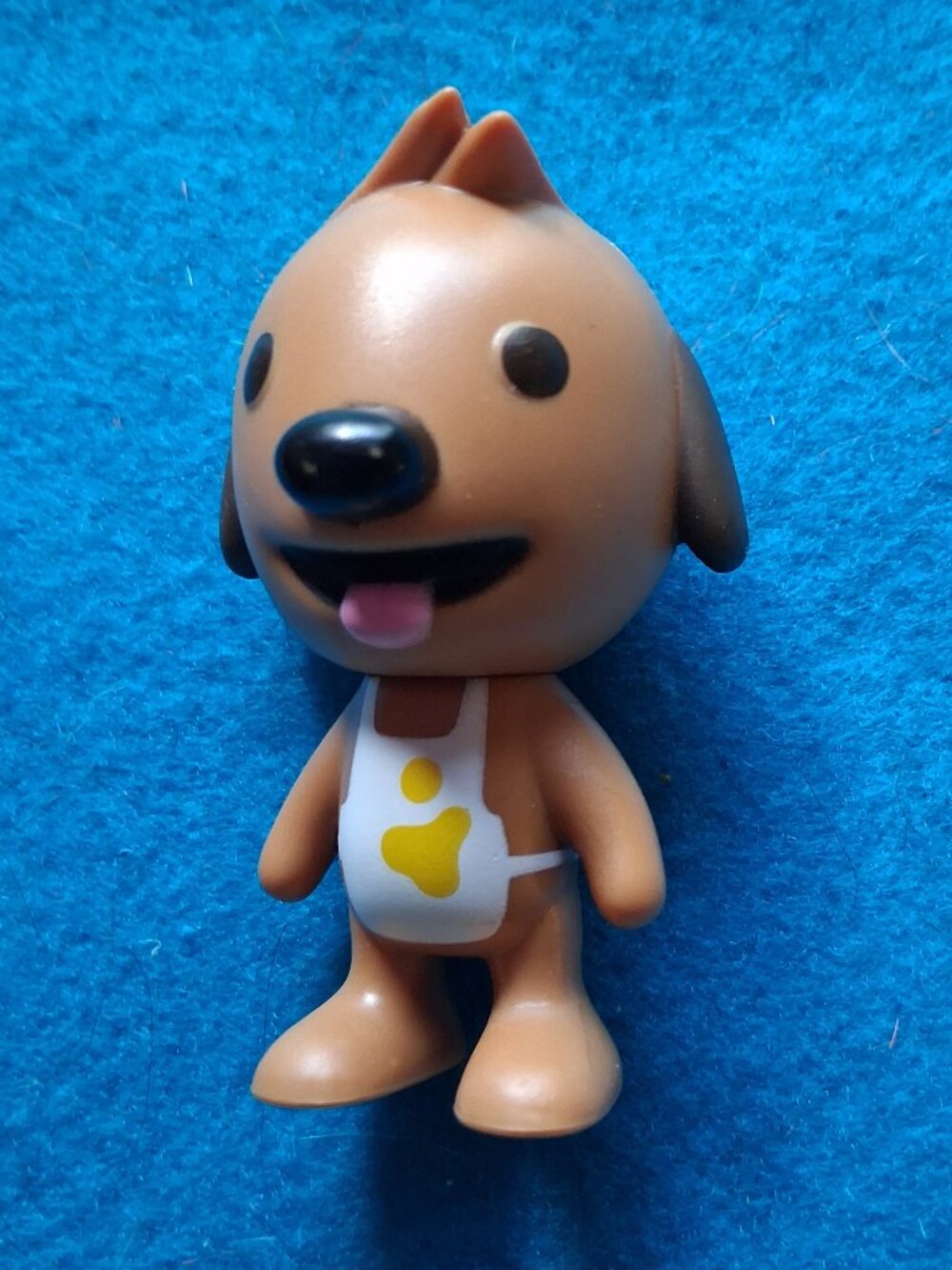 Sago minis figure Harvey Dog with apron from the Pet Cafe activity box